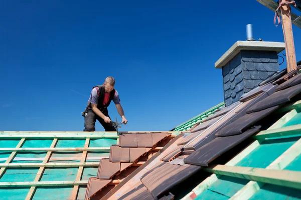 Top Questions to Ask Your Tomball Roofing Contractor